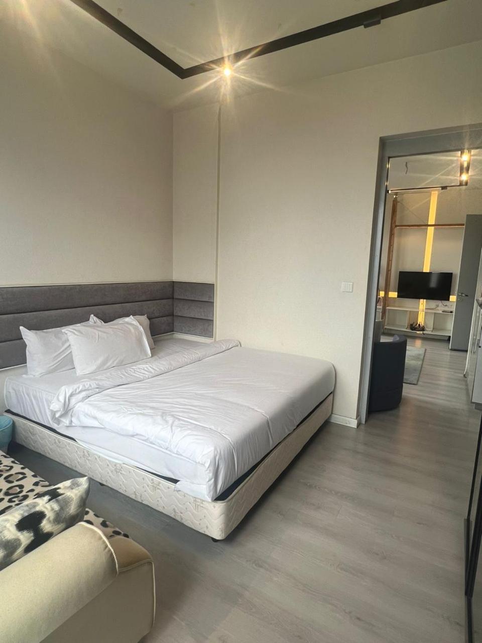 Expressionz Professional By M&t Apartment *
