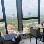 Expressionz Professional Suites By M&T